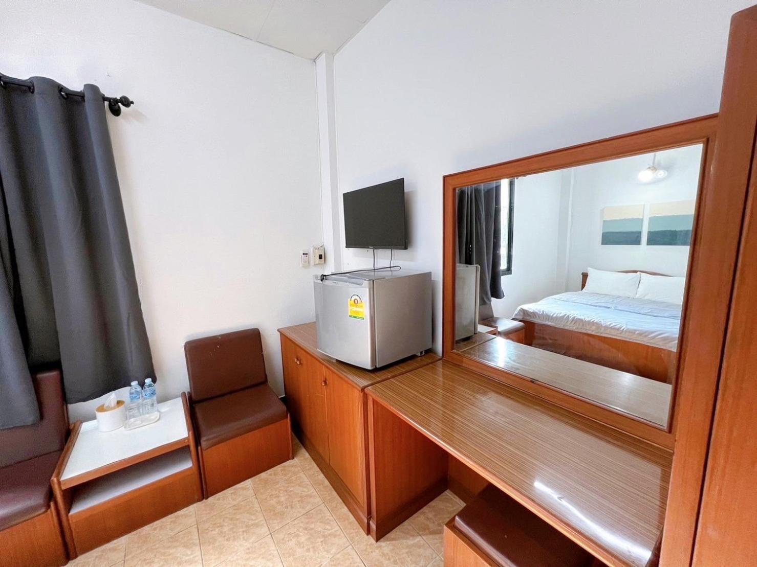 Tokyo Hotel Nakhon Ratchasima Bagian luar foto
