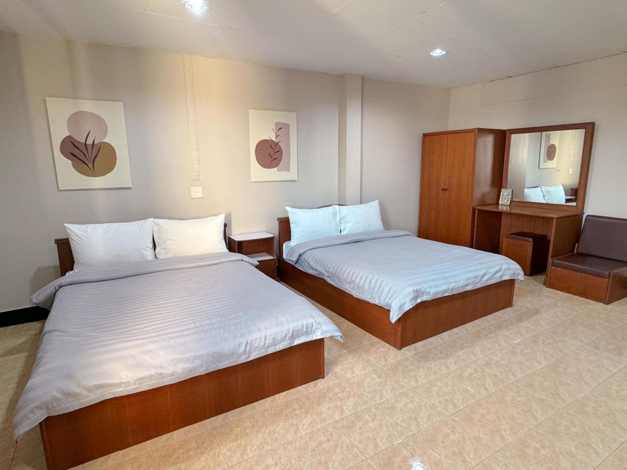 Tokyo Hotel Nakhon Ratchasima Bagian luar foto
